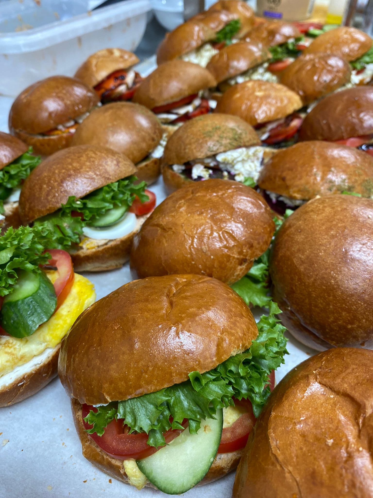 כריכונים במיני בריוש